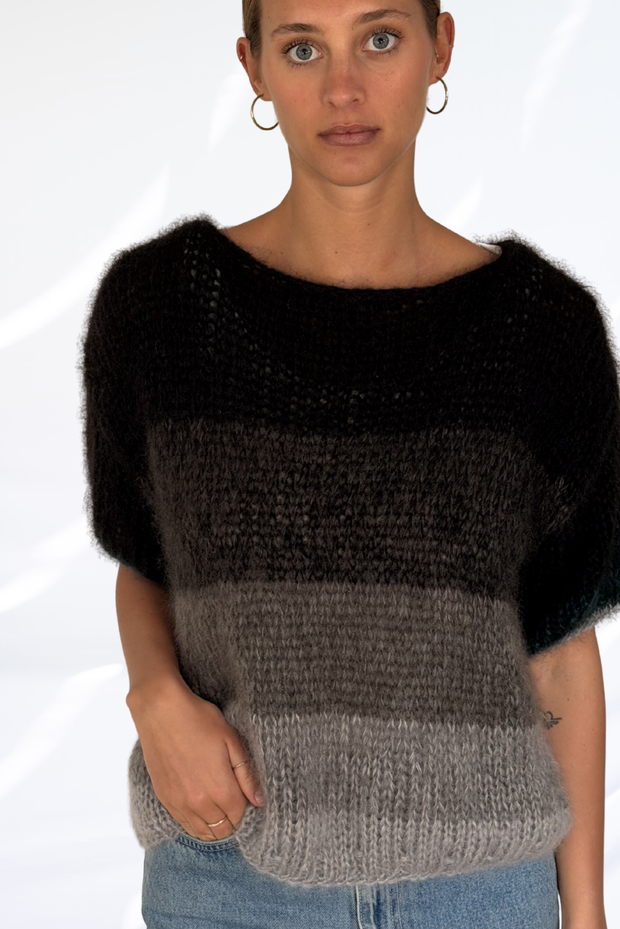 Grey & Black lines pullover