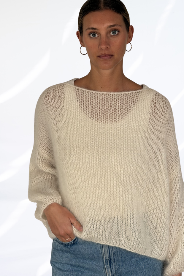 Cream pullover