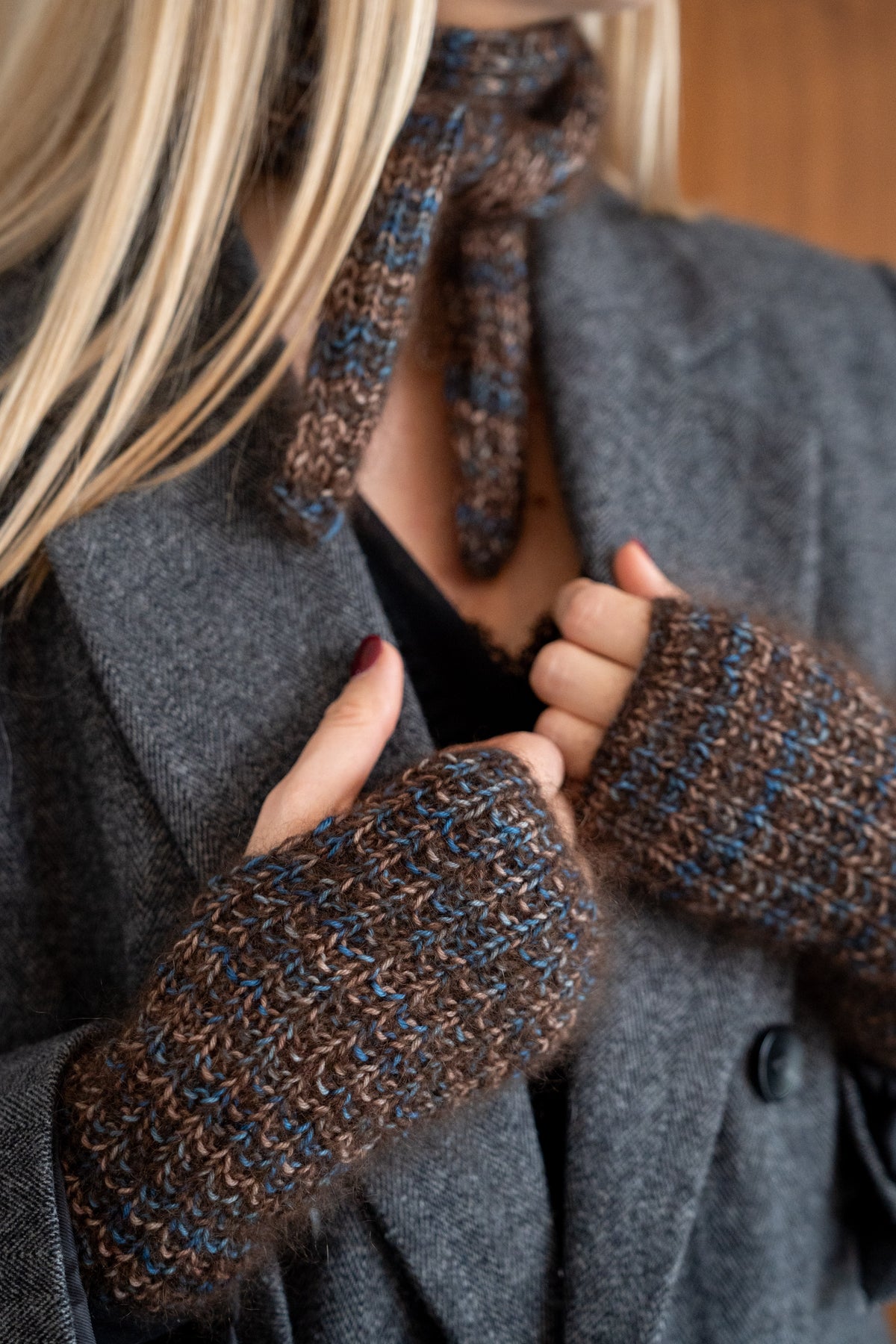 Maï mittens mixed brown