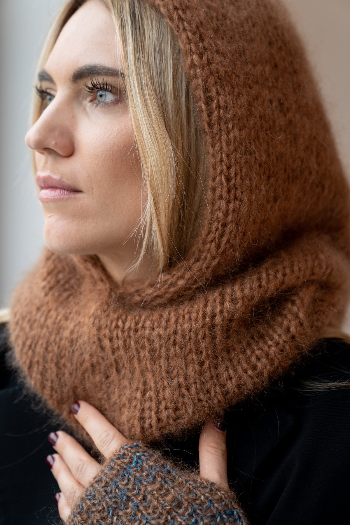 Maï hood terracotta light